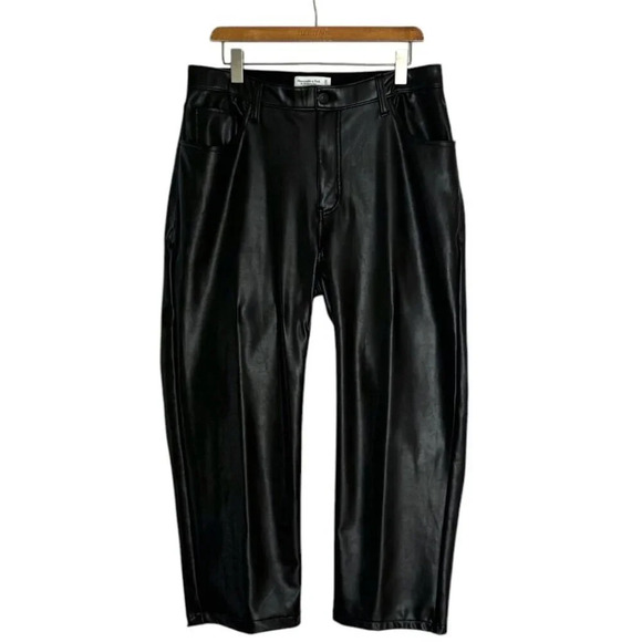 Abercrombie & Fitch The '90s Relaxed Jean Curve Love Black Faux Leather Size 14s - Picture 5 of 10